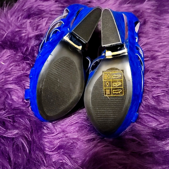 Women's Wedge Heels - Picture 4 of 7